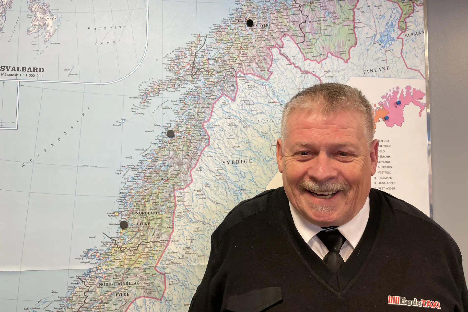 Lars Erik Jamtli foran kart